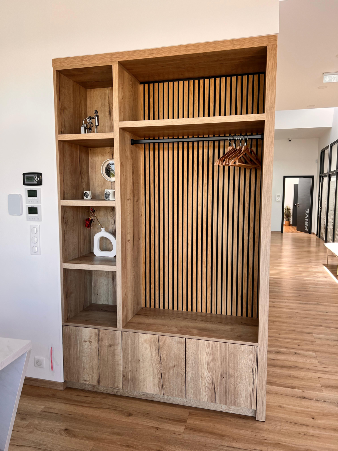 vestiaire tasseaux bois cabinet medical belfort